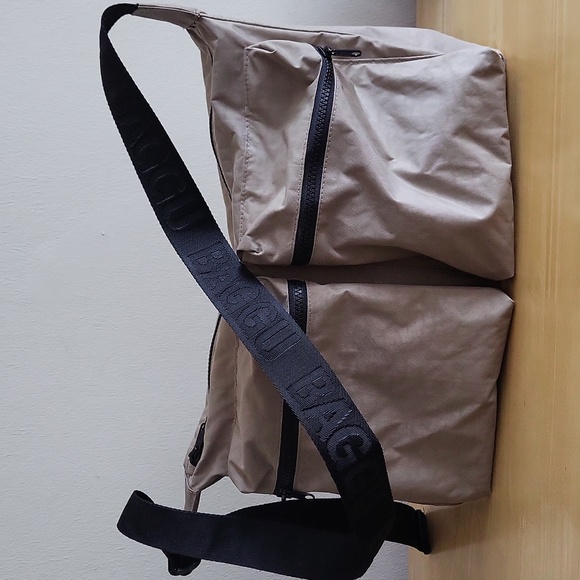 BAGGU Handbags - Baggu Large Cargo Crossbody Dove Grey